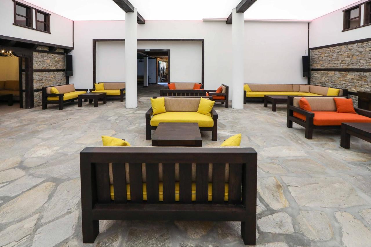Hotel Leshten Bagian luar foto
