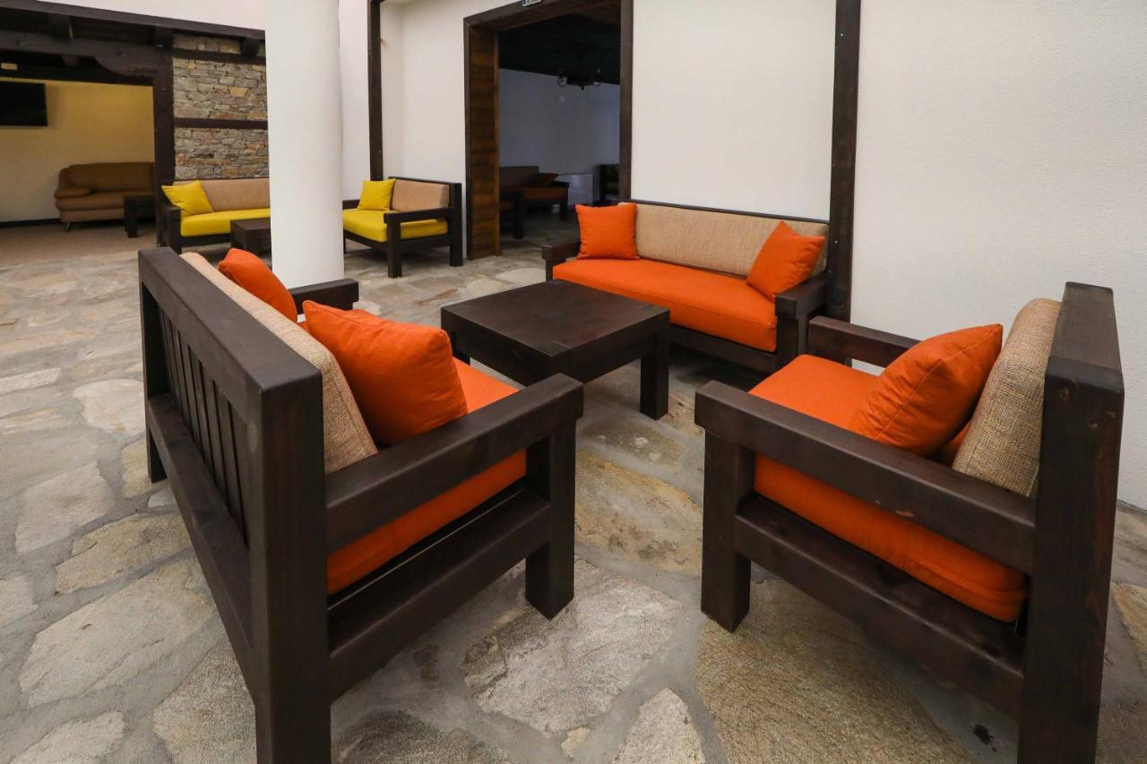 Hotel Leshten Bagian luar foto