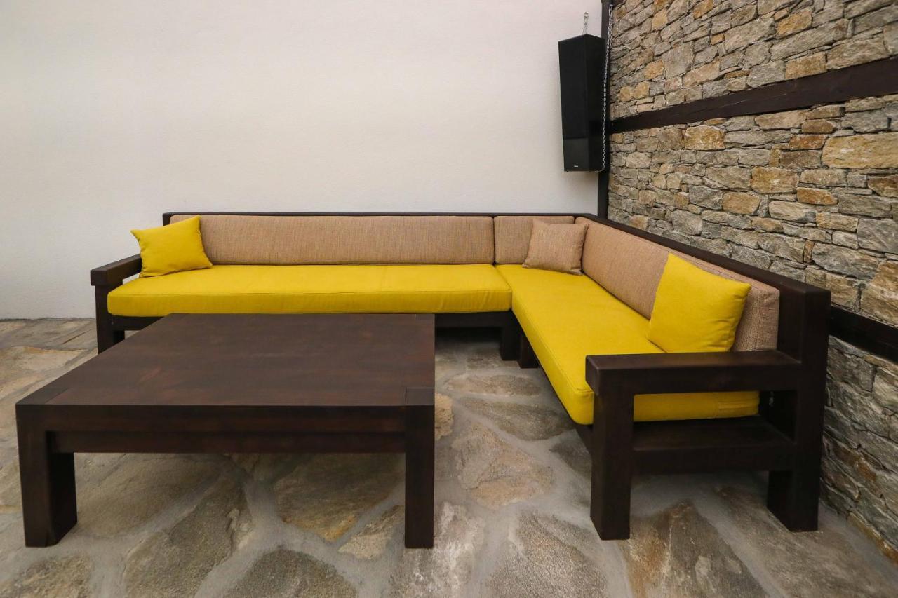 Hotel Leshten Bagian luar foto