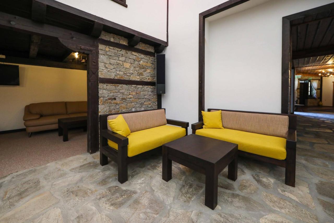 Hotel Leshten Bagian luar foto