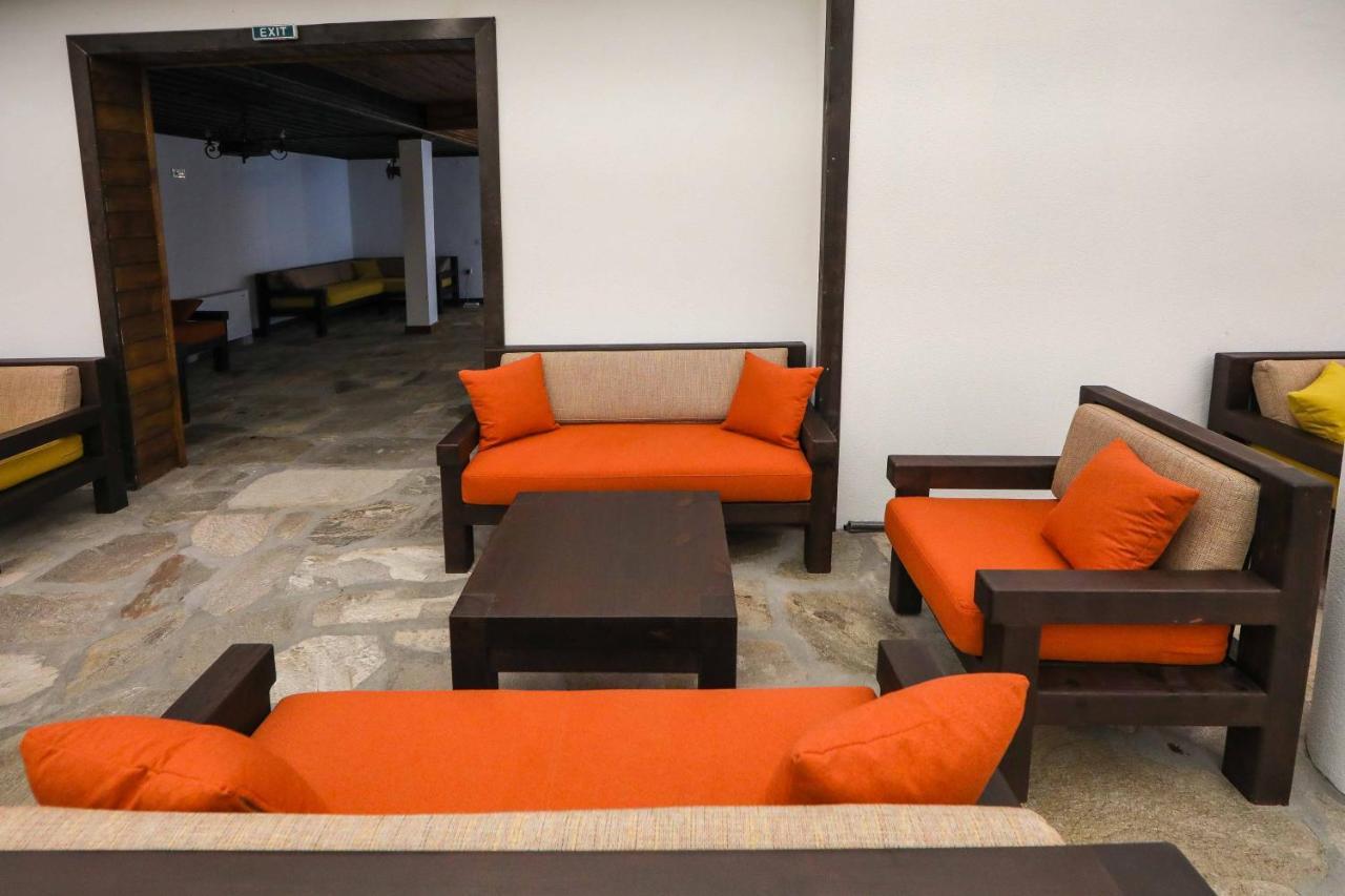 Hotel Leshten Bagian luar foto