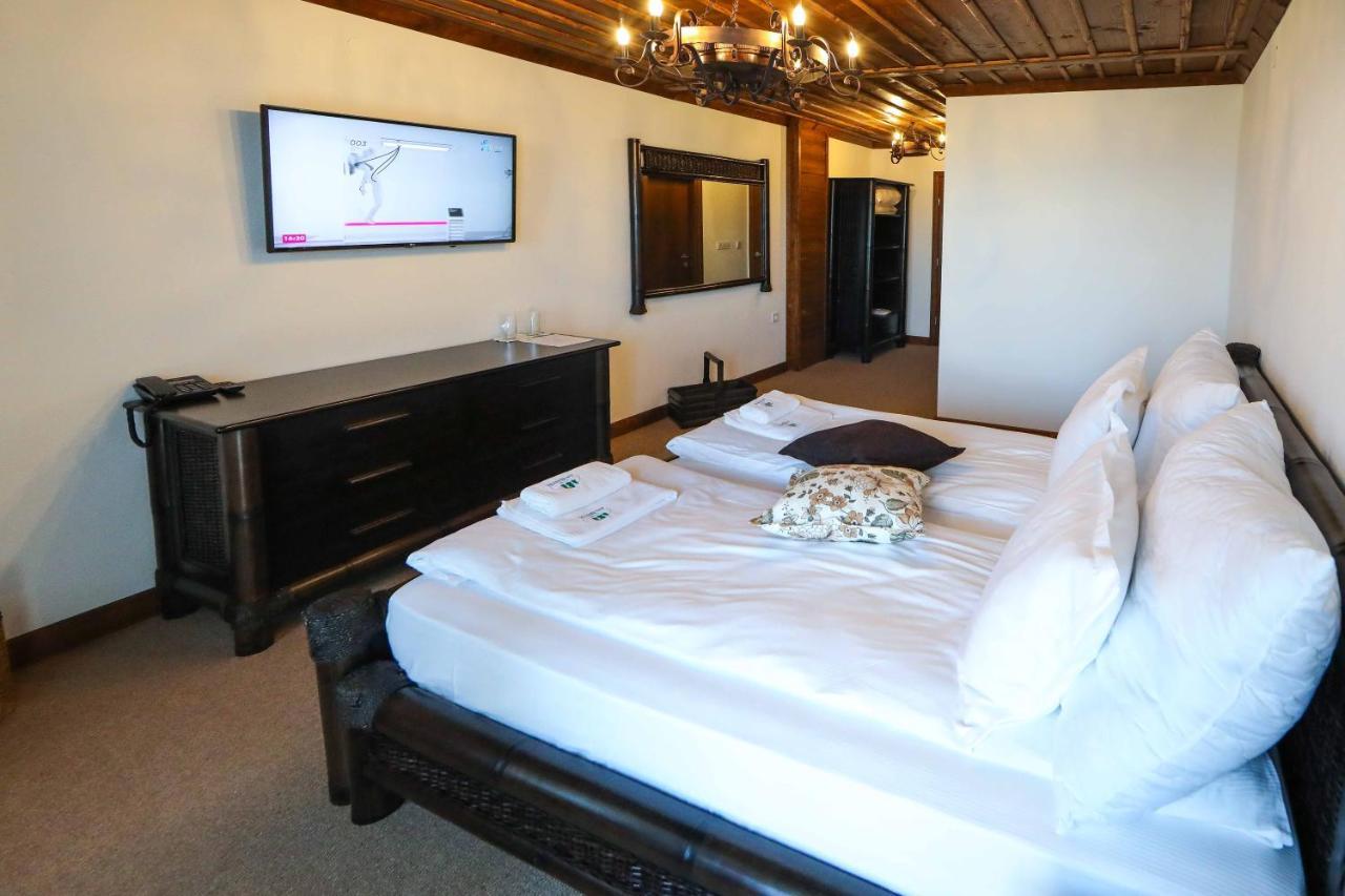 Hotel Leshten Bagian luar foto