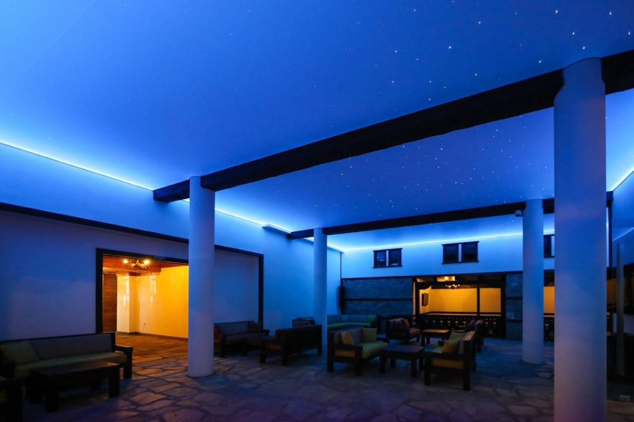 Hotel Leshten Bagian luar foto