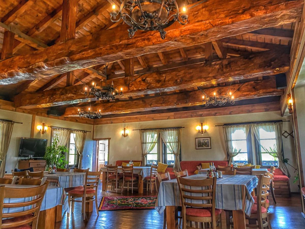 Hotel Leshten Bagian luar foto