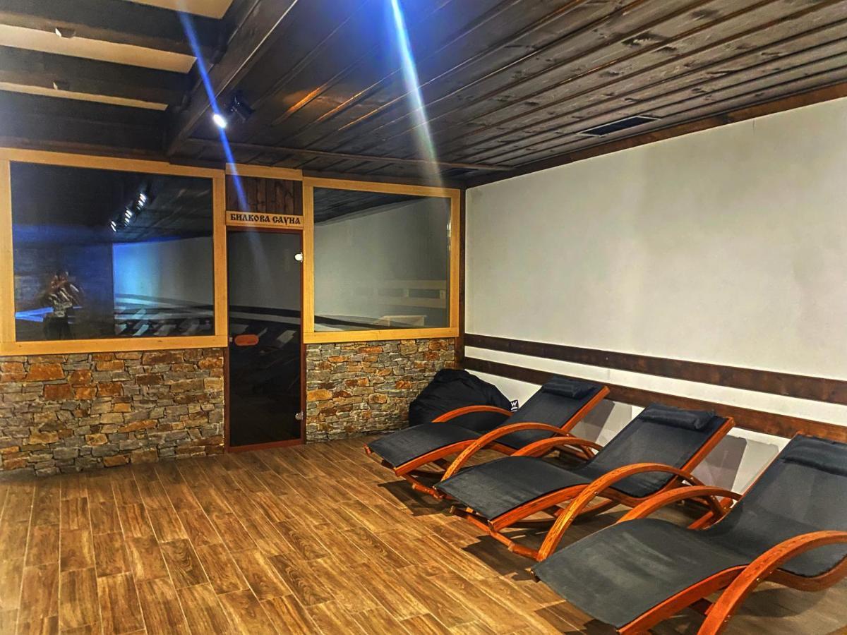 Hotel Leshten Bagian luar foto