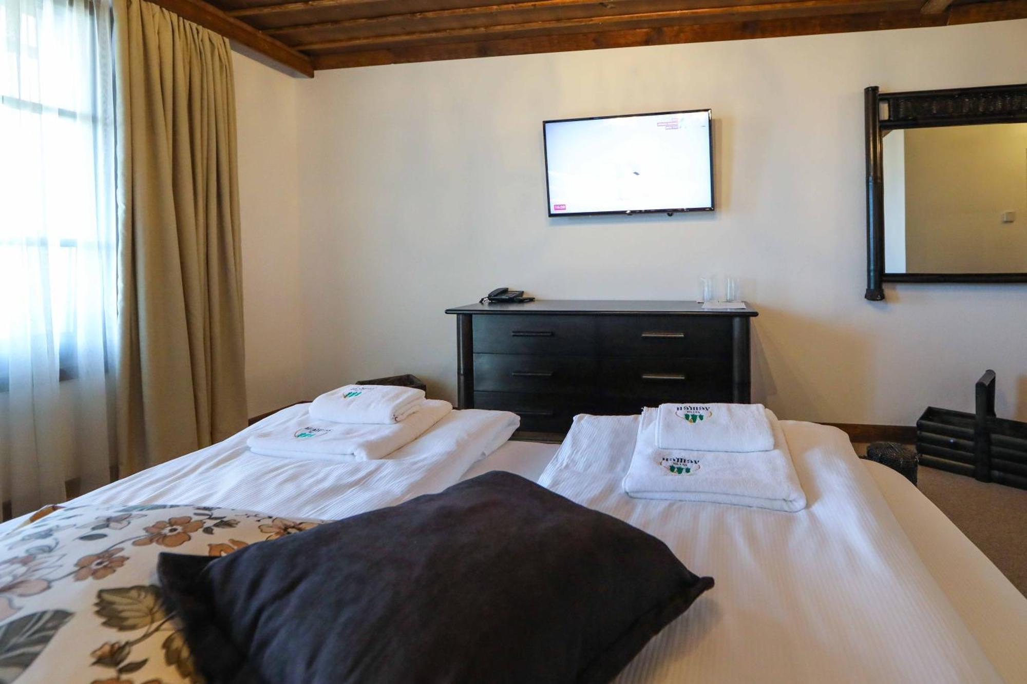 Hotel Leshten Ruang foto
