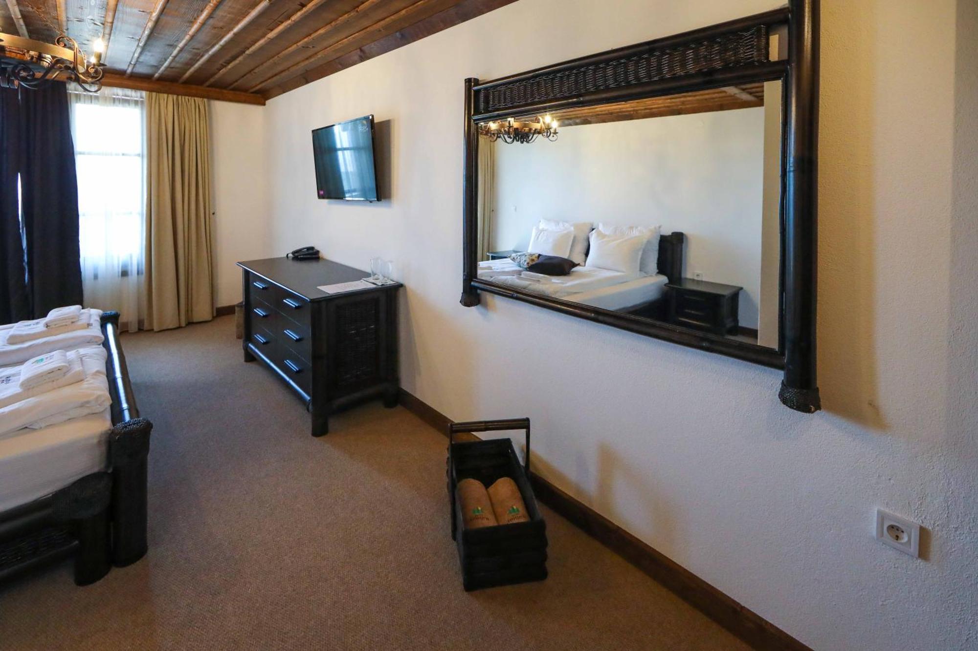 Hotel Leshten Ruang foto