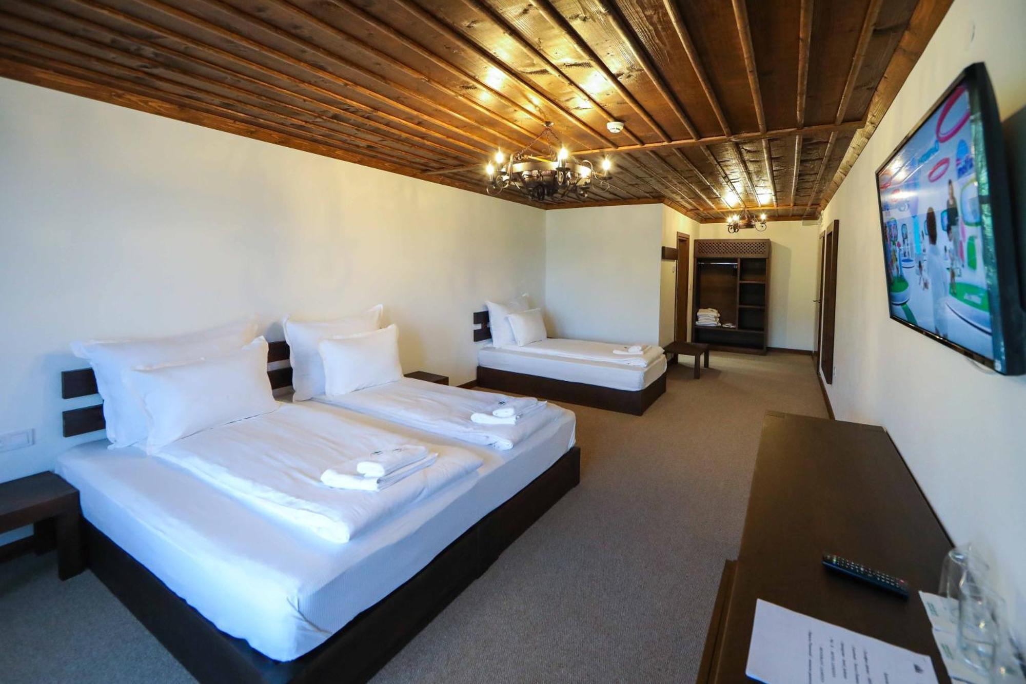 Hotel Leshten Ruang foto