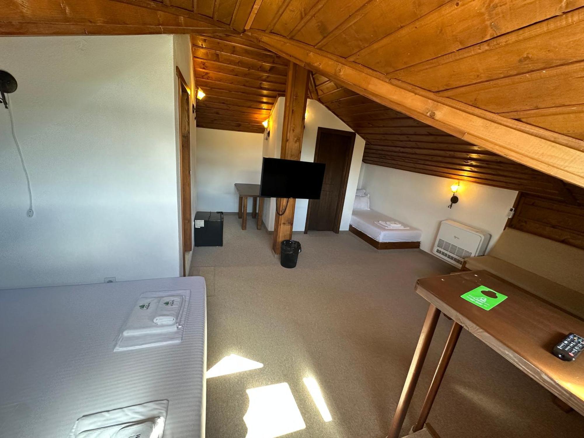 Hotel Leshten Bagian luar foto